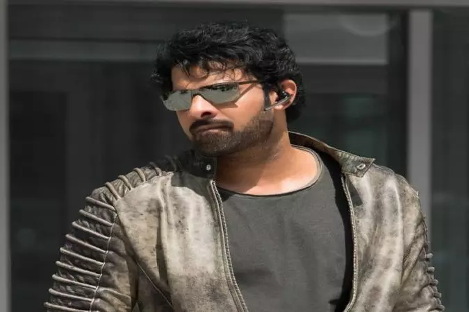 Prabhas ने बताया कि राजा साहब में ज़रीना वहाब को देखते हुए वह अपने सीन भूल जाते थे Prabhas ने बताया कि राजा साहब में ज़रीना वहाब को देखते हुए वह अपने सीन भूल जाते थे
