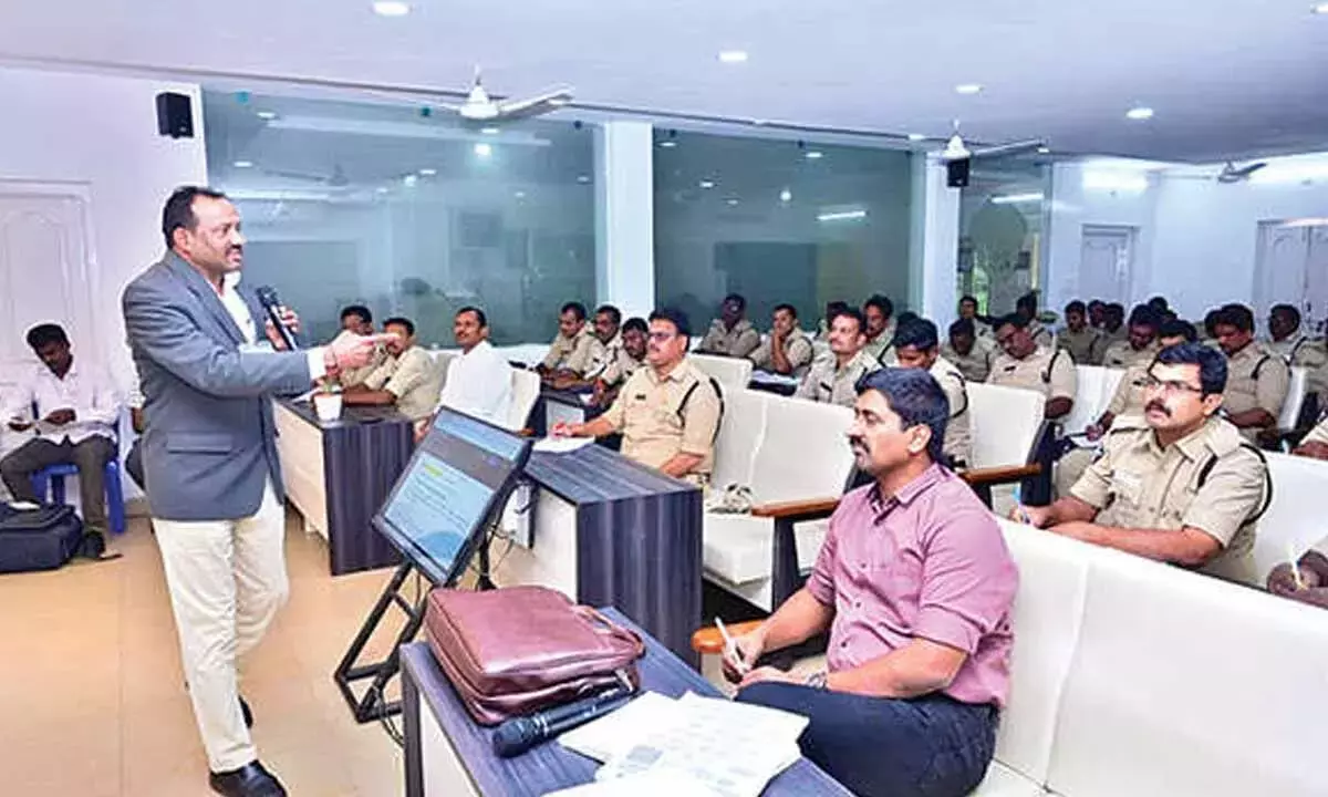 Andhra: एनडीपीएस एक्ट पर जागरूकता सत्र आयोजित किया गया Andhra: एनडीपीएस एक्ट पर जागरूकता सत्र आयोजित किया गया