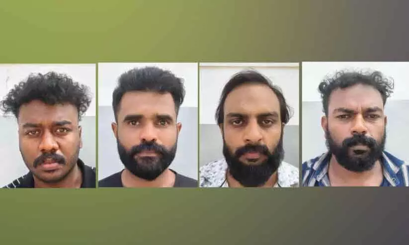 Kerala : किलिमानूर में ड्रग्स का बड़ा भंडाफोड़ ,चार लोगों का गैंग गिरफ्तार Kerala : किलिमानूर में ड्रग्स का बड़ा भंडाफोड़ ,चार लोगों का गैंग गिरफ्तार