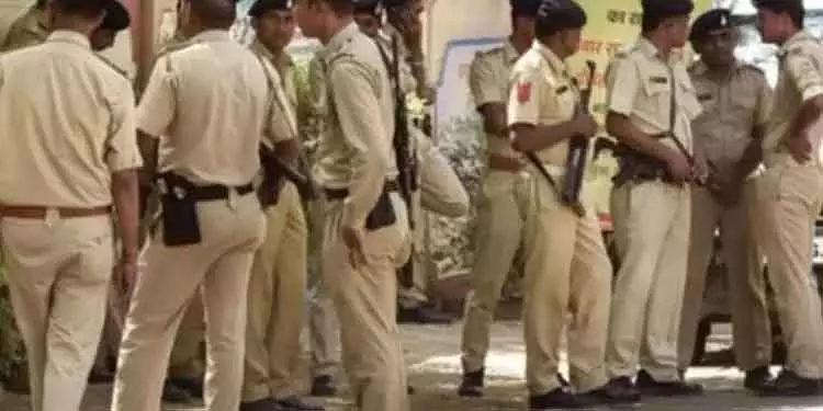 Odisha सरकार के दो अधिकारी आय से अधिक संपत्ति रखने के आरोप में गिरफ्तार Odisha सरकार के दो अधिकारी आय से अधिक संपत्ति रखने के आरोप में गिरफ्तार