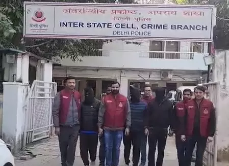 पुलिस ने 1.25 किलो हेरोइन, 3 पिस्टल और 31 कारतूस के साथ आरोपी को किया गिरफ्तार पुलिस ने 1.25 किलो हेरोइन, 3 पिस्टल और 31 कारतूस के साथ आरोपी को किया गिरफ्तार