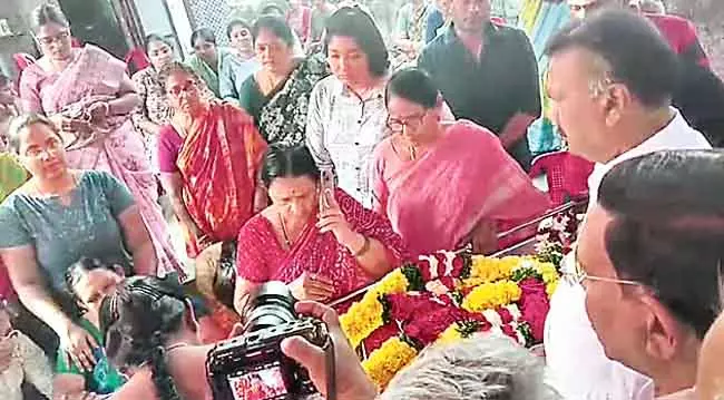 CM चंद्रबाबू ने फोन पर रामा राव के परिवार से बात किए CM चंद्रबाबू ने फोन पर रामा राव के परिवार से बात किए