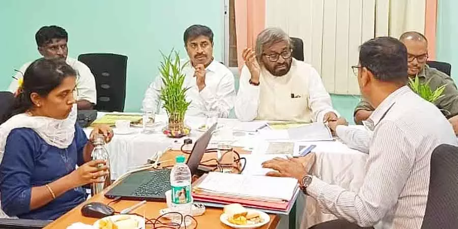 50 गांवों में तेंदुआ-इंसान संघर्ष: Forest Minister 50 गांवों में तेंदुआ-इंसान संघर्ष: Forest Minister