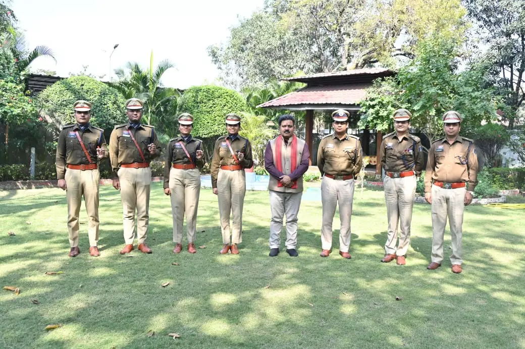 प्रशिक्षु IPS अधिकारियों ने उप मुख्यमंत्री विजय शर्मा से की सौजन्य भेंट प्रशिक्षु IPS अधिकारियों ने उप मुख्यमंत्री विजय शर्मा से की सौजन्य भेंट