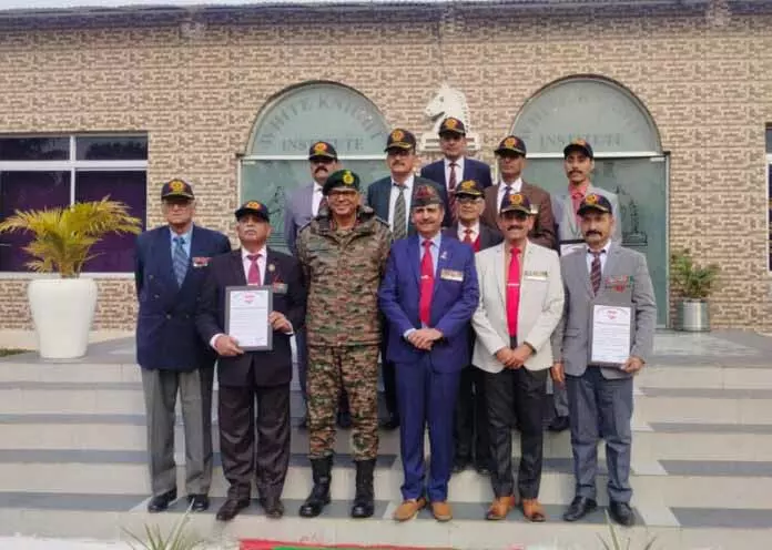 राहत और सुरक्षा मदद के लिए व्हाइट नाइट कॉर्प्स ने JKESL को सम्मानित किया राहत और सुरक्षा मदद के लिए व्हाइट नाइट कॉर्प्स ने JKESL को सम्मानित किया