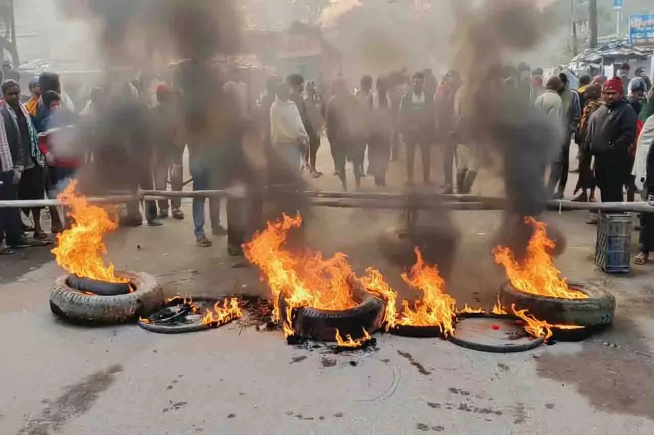 ओडिशा: बिजनेसमैन को जिंदा जलाने के बाद IIC का ट्रांसफर ओडिशा: बिजनेसमैन को जिंदा जलाने के बाद IIC का ट्रांसफर