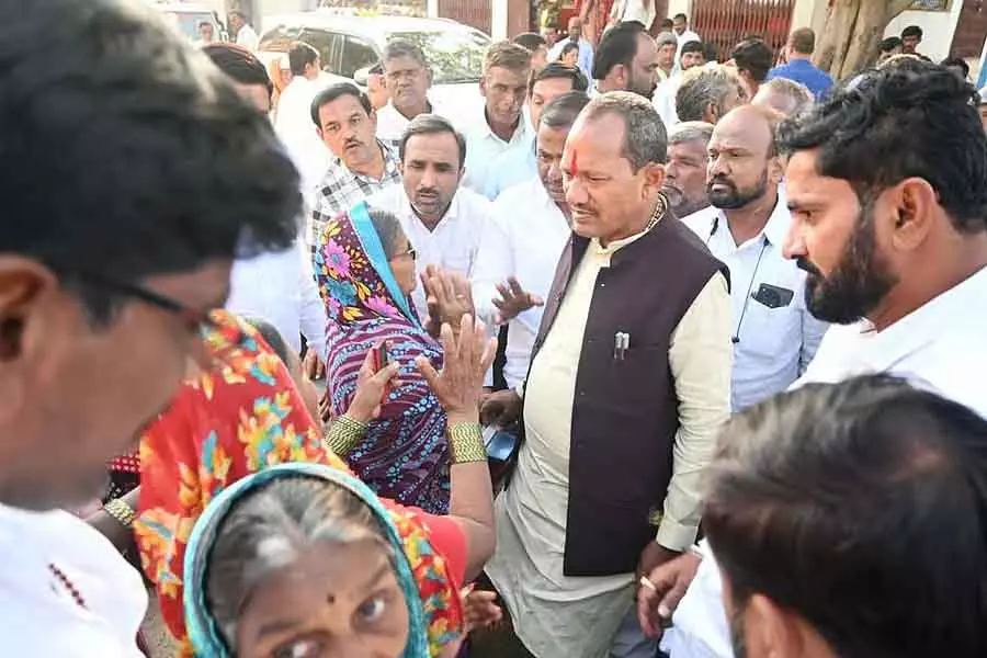 कमलनगर के विकास के लिए ₹20 करोड़: MLA Prabhu B. Chavan कमलनगर के विकास के लिए ₹20 करोड़: MLA Prabhu B. Chavan