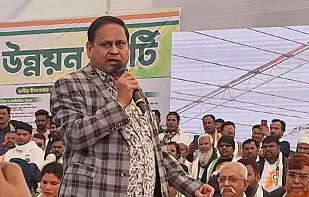 मुर्शिदाबाद : पीएसओ पर हमला करने के आरोप में हुमायूं कबीर के बेटे को पुलिस ने हिरासत में लिया मुर्शिदाबाद : पीएसओ पर हमला करने के आरोप में हुमायूं कबीर के बेटे को पुलिस ने हिरासत में लिया