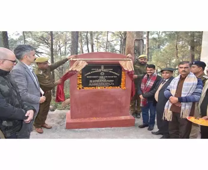 IGP Kashmir ने नार्को-टेरर इकोसिस्टम को तोड़ने के लिए रणनीति बनाने पर जोर दिया IGP Kashmir ने नार्को-टेरर इकोसिस्टम को तोड़ने के लिए रणनीति बनाने पर जोर दिया