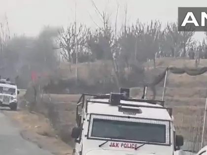 जम्मू और कश्मीर के Bandipora में सड़क किनारे संदिग्ध वस्तु मिली जम्मू और कश्मीर के Bandipora में सड़क किनारे संदिग्ध वस्तु मिली