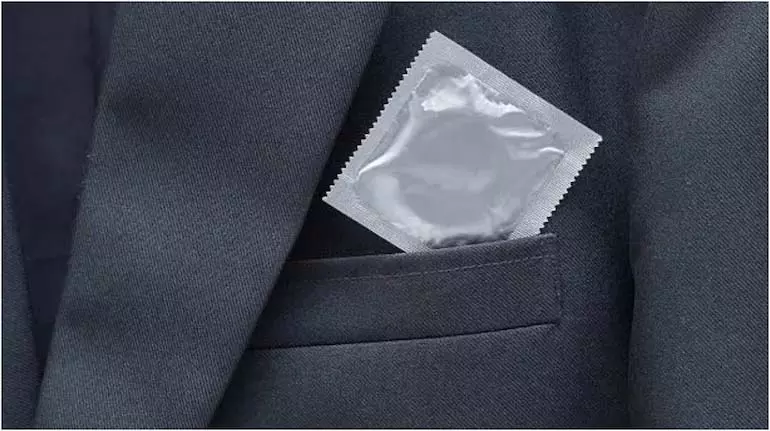 बांग्लादेश में Condom Crisis: राजनीतिक उथल-पुथल के बीच कमी बांग्लादेश में Condom Crisis: राजनीतिक उथल-पुथल के बीच कमी