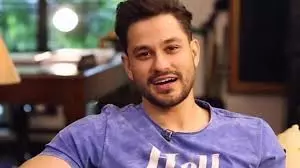 Kunal Kemmu ने जंगल सफारी पर अपने कैमरे में तेंदुए को कैद किया Kunal Kemmu ने जंगल सफारी पर अपने कैमरे में तेंदुए को कैद किया