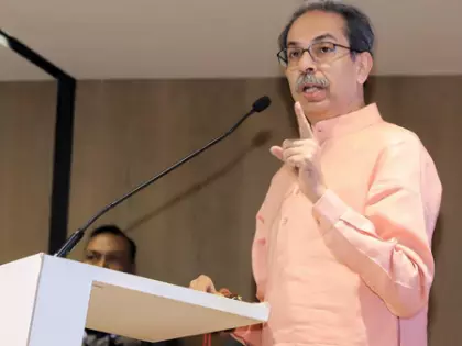 मुंबई को हड़पने की कोशिश, उद्धव ठाकरे ने BJP पर लगाया आरोप मुंबई को हड़पने की कोशिश, उद्धव ठाकरे ने BJP पर लगाया आरोप