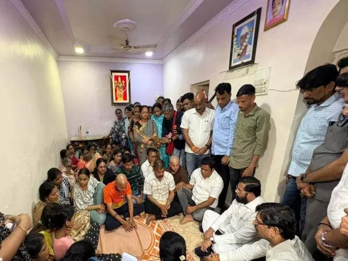 Eknath Shinde ने मंगेश कालोखे के हत्यारों के खिलाफ सख्त कार्रवाई का भरोसा दिया Eknath Shinde ने मंगेश कालोखे के हत्यारों के खिलाफ सख्त कार्रवाई का भरोसा दिया