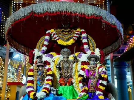 उनामंचेरी कोदंडरामा स्वामी मंदिर : दो मुखी हनुमान हरते हैं भक्तों के शारीरिक कष्ट उनामंचेरी कोदंडरामा स्वामी मंदिर : दो मुखी हनुमान हरते हैं भक्तों के शारीरिक कष्ट