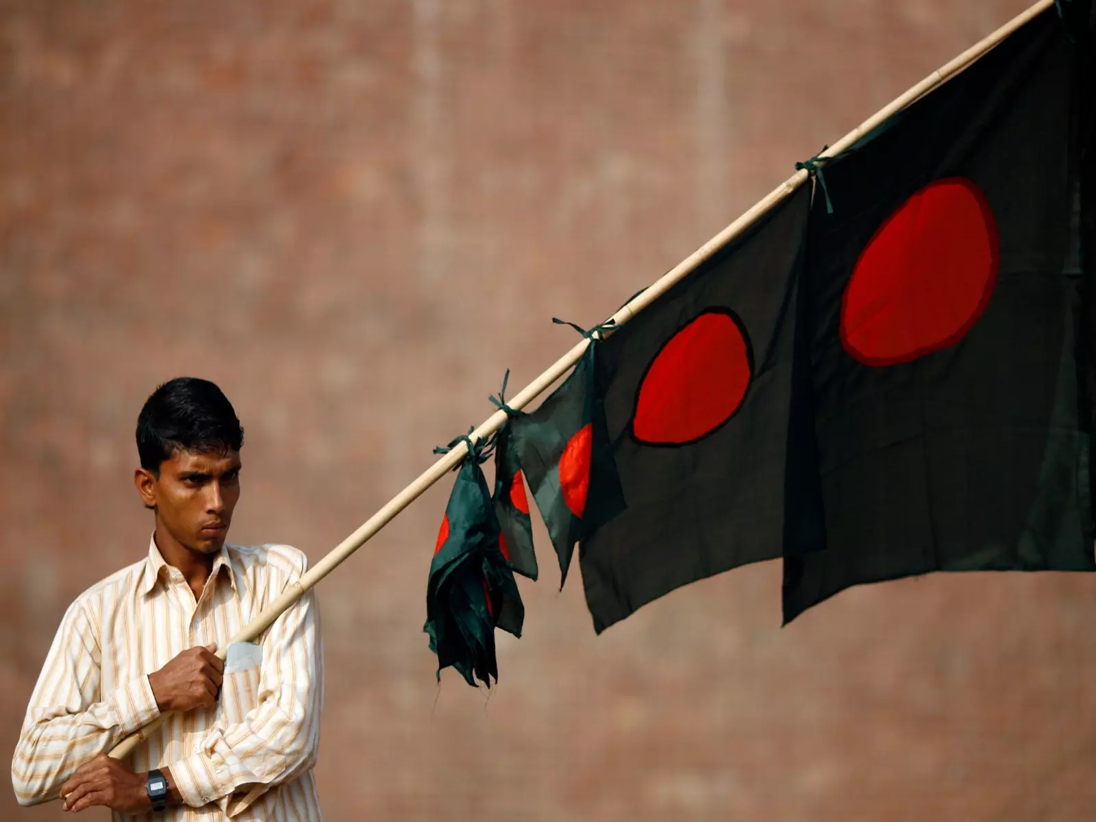 इंकलाब मंच ने Dhaka में शाहबाग मार्ग अवरुद्ध कर मारे गए नेता के लिए न्याय की मांग की इंकलाब मंच ने Dhaka में शाहबाग मार्ग अवरुद्ध कर मारे गए नेता के लिए न्याय की मांग की