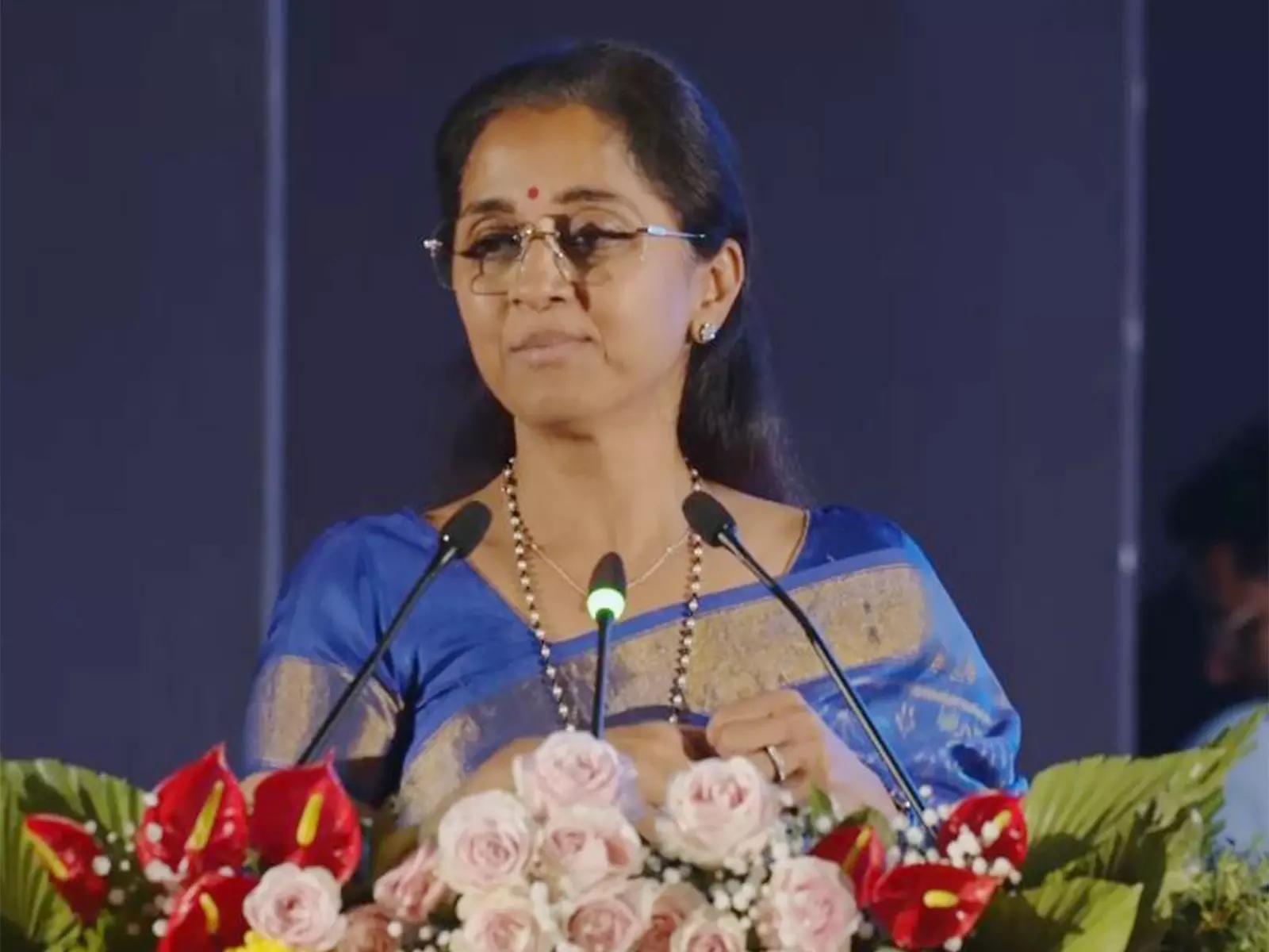 Baramati में एआई सेंटर उद्घाटन पर सुप्रिया सुले ने गौतम अडानी को भाई जैसा बताया Baramati में एआई सेंटर उद्घाटन पर सुप्रिया सुले ने गौतम अडानी को भाई जैसा बताया