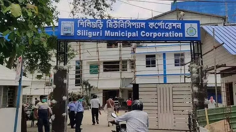 Siliguri नगर निगम कंस्ट्रक्शन कॉन्ट्रैक्टर्स की बढ़ती संख्या को डेवलप करेगा Siliguri नगर निगम कंस्ट्रक्शन कॉन्ट्रैक्टर्स की बढ़ती संख्या को डेवलप करेगा