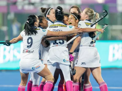 महिला HIL: पहले मैच में SG पाइपर्स ने रांची रॉयल्स को 2-0 से हराया महिला HIL: पहले मैच में SG पाइपर्स ने रांची रॉयल्स को 2-0 से हराया