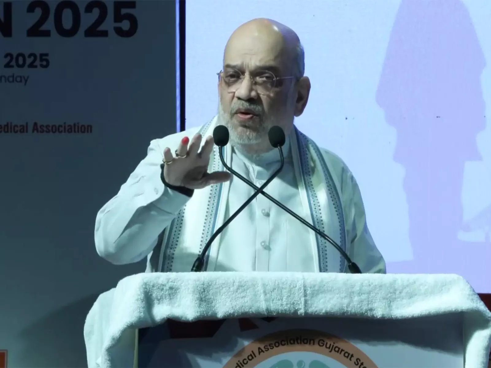 देश में समग्र दृष्टिकोण के साथ स्वास्थ्य पारिस्थितिकी तंत्र का निर्माण किया जा रहा है: Amit Shah देश में समग्र दृष्टिकोण के साथ स्वास्थ्य पारिस्थितिकी तंत्र का निर्माण किया जा रहा है: Amit Shah