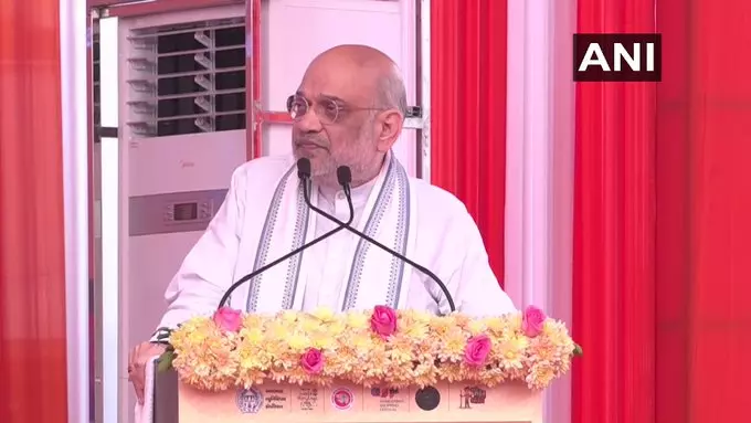 अहमदाबाद में अमित शाह ने 205 परिवारों को भूमि आवंटन प्रमाण पत्र वितरित किए अहमदाबाद में अमित शाह ने 205 परिवारों को भूमि आवंटन प्रमाण पत्र वितरित किए