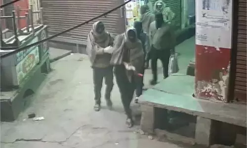 Haryana: ज्वेलर की दुकान से करोड़ों की चोरी, हथियारों से लैस होकर आए बदमाश Haryana: ज्वेलर की दुकान से करोड़ों की चोरी, हथियारों से लैस होकर आए बदमाश