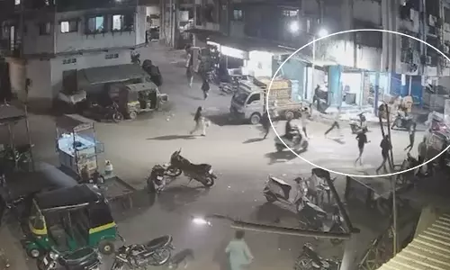 CCTV में कैद मौत...क्षण भर का गुस्सा और खत्म हुई जिंदगी CCTV में कैद मौत...क्षण भर का गुस्सा और खत्म हुई जिंदगी