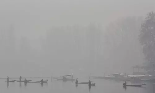 कश्मीर घाटी में तापमान में सुधार, गुलमर्ग में पारा पहुंचा -2 डिग्री कश्मीर घाटी में तापमान में सुधार, गुलमर्ग में पारा पहुंचा -2 डिग्री