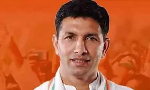 Bhopal : मानस भवन के पीछे आदिवासी कॉलोनी को शिफ्ट करने के खिलाफ पटवारी ने दी चेतावनी