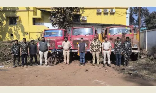 Odisha: क्योंझर में मैंगनीज ले जा रहे तीन डंपर जब्त
