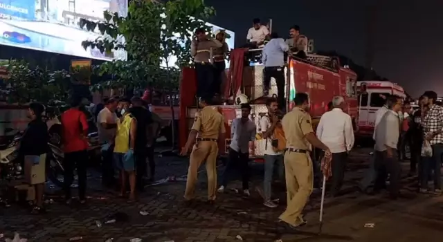 Mumbai: एक व्यक्ति पर चुनाव ड्यूटी के दौरान बीएमसी अधिकारी पर हमला करने का मामला दर्ज