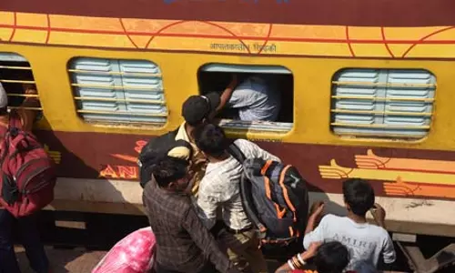 लाहाबोन-सिमुलतला रेलखंड में ट्रैक अवरोध, रेलवे ने कई ट्रेनों के रूट बदले