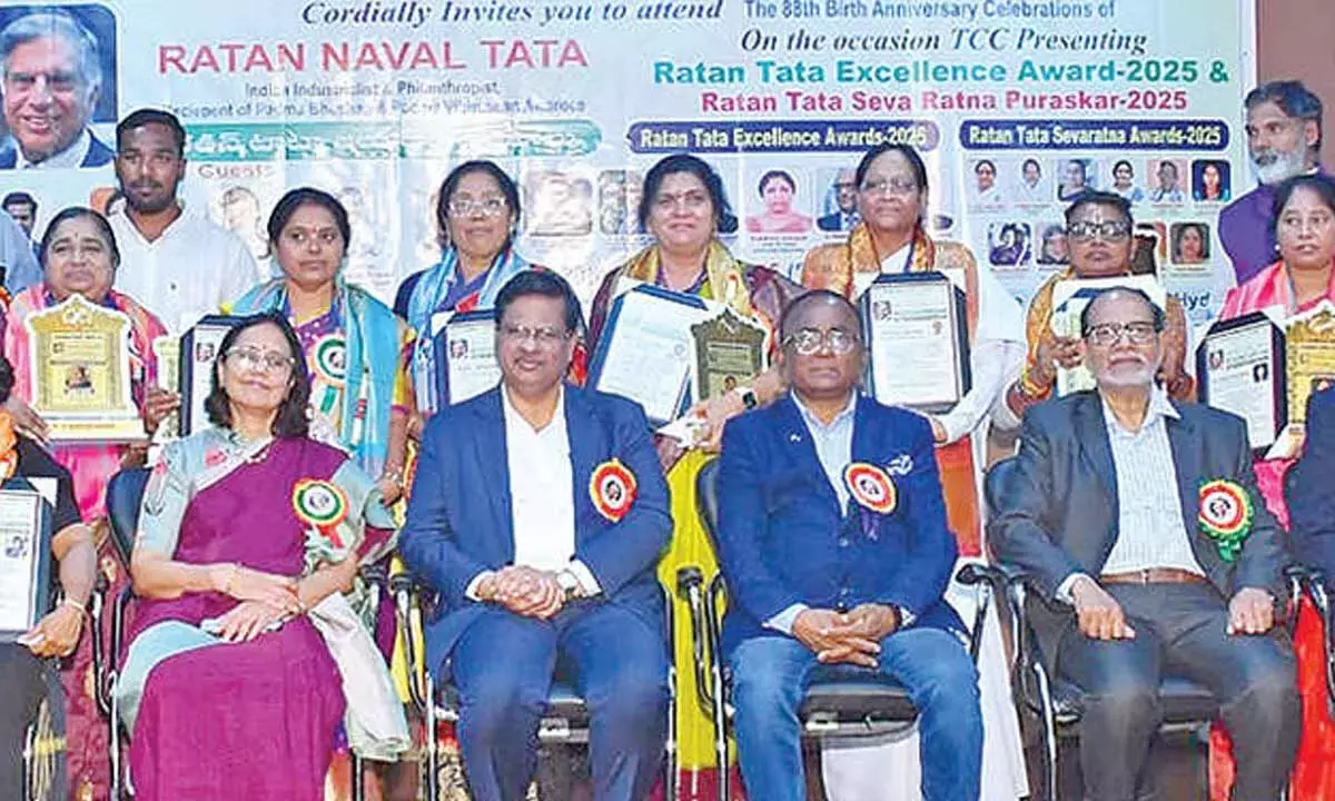 Telangana: मुनाफे से ज़्यादा नैतिकता: तेलंगाना सिटिज़न्स काउंसिल ने श्रद्धांजलि दी Telangana: मुनाफे से ज़्यादा नैतिकता: तेलंगाना सिटिज़न्स काउंसिल ने श्रद्धांजलि दी