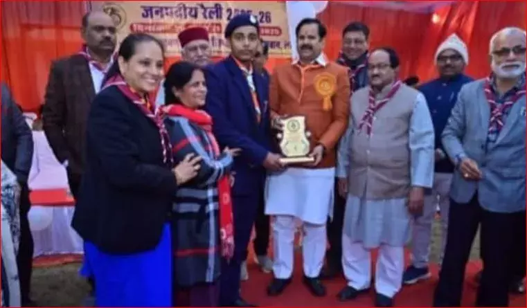 Lucknow: जनपदीय वार्षिक रैली में विजेताओं को पुरस्कार Lucknow: जनपदीय वार्षिक रैली में विजेताओं को पुरस्कार