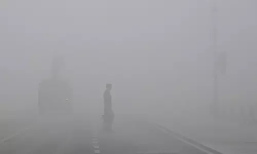 Delhi एयरपोर्ट पर 128 फ्लाइट्स कैंसिल,देश के कई हिस्सों में ट्रेनें लेट Delhi एयरपोर्ट पर 128 फ्लाइट्स कैंसिल,देश के कई हिस्सों में ट्रेनें लेट