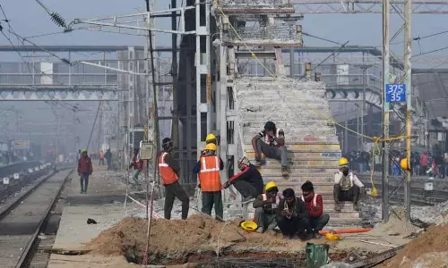 Ludhiana रेलवे स्टेशन के अपग्रेड की डेडलाइन खत्म होने से यात्रियों को कोई राहत नहीं मिली Ludhiana रेलवे स्टेशन के अपग्रेड की डेडलाइन खत्म होने से यात्रियों को कोई राहत नहीं मिली