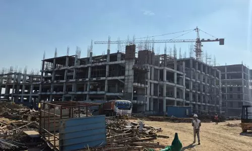 Sirsa में राजनीतिक बेतुकी बातें, नशा और कुछ तालियां