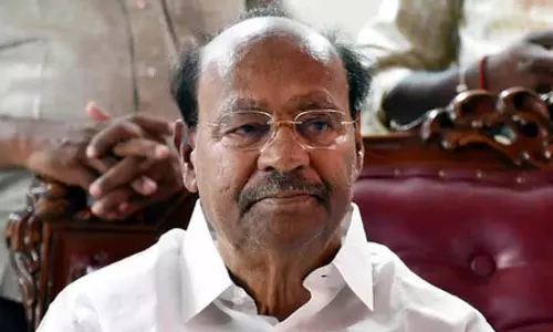 PMK ने अंबुमणि रामदास को पार्टी से निकाला, डॉ. रामदास को फिर से पार्टी नेता बनाया PMK ने अंबुमणि रामदास को पार्टी से निकाला, डॉ. रामदास को फिर से पार्टी नेता बनाया