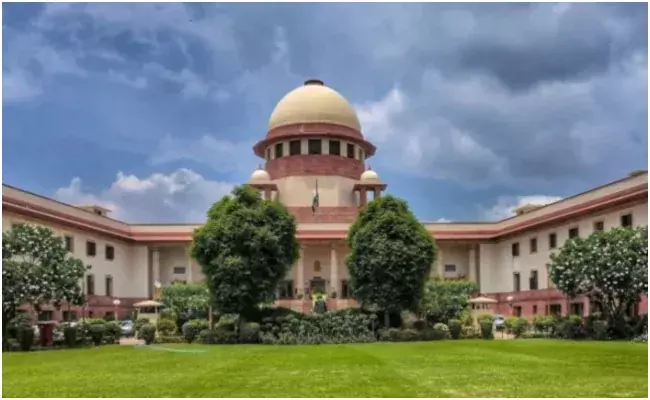 New Delhi: उन्नाव मामले में न्याय की गुहार, सुप्रीम कोर्ट के बाहर आंदोलन New Delhi: उन्नाव मामले में न्याय की गुहार, सुप्रीम कोर्ट के बाहर आंदोलन