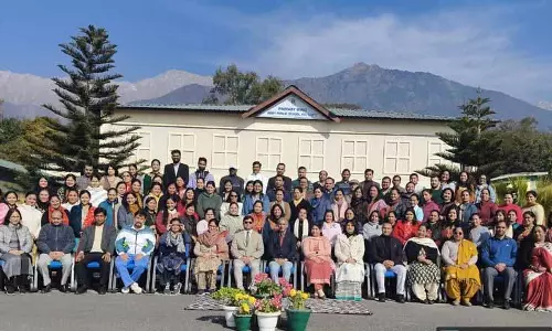 APS, योल में AI के इस्तेमाल और स्ट्रेस मैनेजमेंट में टीचर्स को ट्रेनिंग दी गई APS, योल में AI के इस्तेमाल और स्ट्रेस मैनेजमेंट में टीचर्स को ट्रेनिंग दी गई