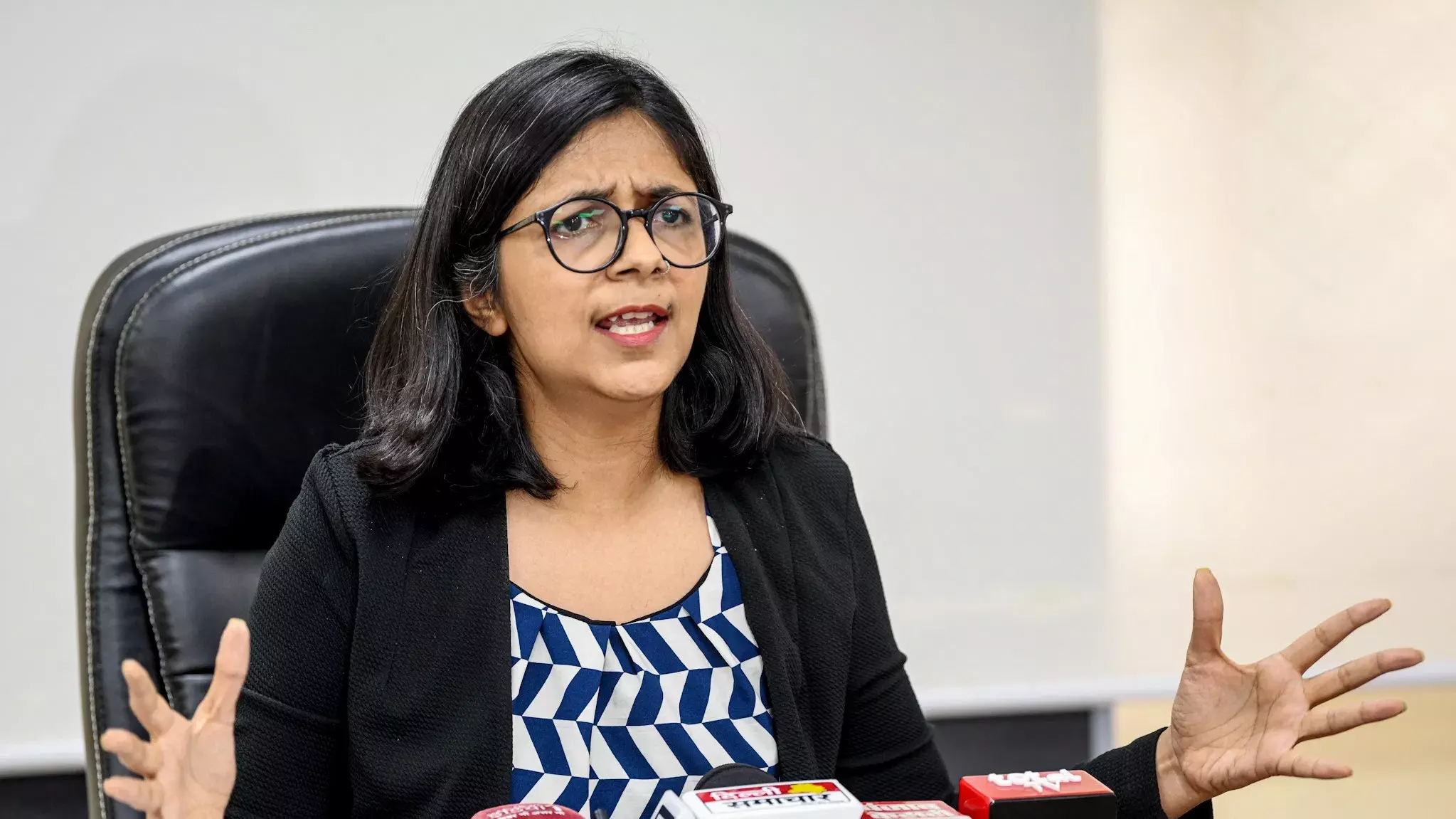 SC के कदम को सराहा, स्वाति मालीवाल ने कहा- न्याय का मजबूत संदेश SC के कदम को सराहा, स्वाति मालीवाल ने कहा- न्याय का मजबूत संदेश