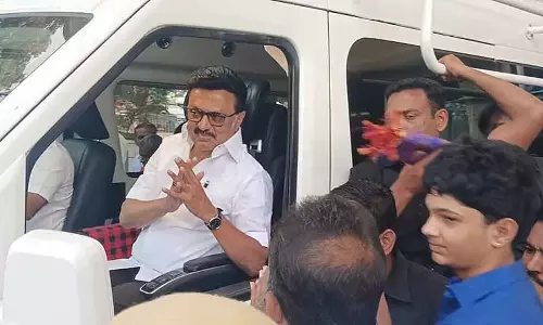 Tamil Nadu : मुख्यमंत्री स्टालिन कोयंबटूर में रास्ते में जोरदार स्वागत Tamil Nadu : मुख्यमंत्री स्टालिन कोयंबटूर में रास्ते में जोरदार स्वागत