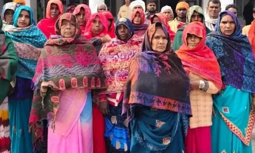 Farrukhabad: कब्रिस्तान विवाद में सी.एम. से मदद की गुहार Farrukhabad: कब्रिस्तान विवाद में सी.एम. से मदद की गुहार