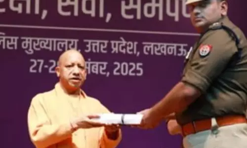 Bareilly: मुख्यमंत्री द्वारा एसएसपी को उत्कृष्ट सेवा पदक प्रदान Bareilly: मुख्यमंत्री द्वारा एसएसपी को उत्कृष्ट सेवा पदक प्रदान