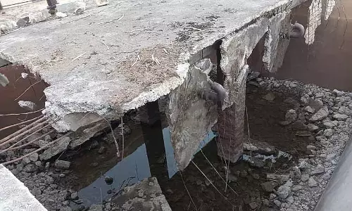 पानी की टंकी की मरम्मत के काम में देरी: पानी के लिए लोगों का संघर्ष पानी की टंकी की मरम्मत के काम में देरी: पानी के लिए लोगों का संघर्ष