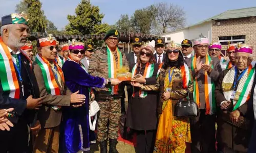 सेना ने ऑपरेशन सिंदूर और ऑपरेशन राहत के दौरान राहत कैंप शुरू करने के लिए GGF को सम्मानित किया सेना ने ऑपरेशन सिंदूर और ऑपरेशन राहत के दौरान राहत कैंप शुरू करने के लिए GGF को सम्मानित किया