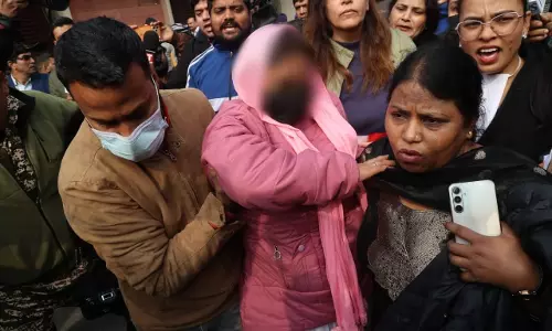Unnao rape मामले में पीड़िता का सख्त बयान, सेंगर को मौत की सज़ा चाहिए Unnao rape मामले में पीड़िता का सख्त बयान, सेंगर को मौत की सज़ा चाहिए