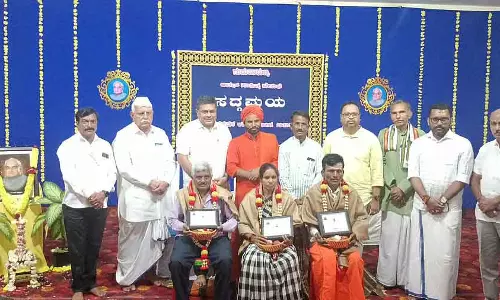 वाजपेयी ने ग्रामीण सड़कों के सुधार पर ज़ोर दिया: K.S. Naveen वाजपेयी ने ग्रामीण सड़कों के सुधार पर ज़ोर दिया: K.S. Naveen