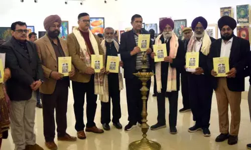 JKCCA-IAFA ने अमृतसर में पेंटिंग्स की प्रदर्शनी लगाई