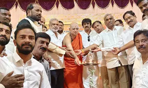 रेड्डी समुदाय को संगठित होना चाहिए: Vemananda Swamiji